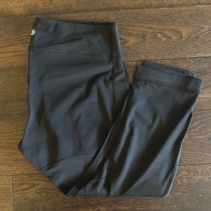 Lululemon Mesh Back Capri Leggings